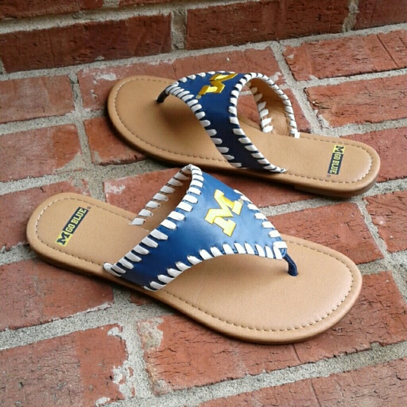 University of Michigan College Go Blue Flip Flops - Picture 5 of 5